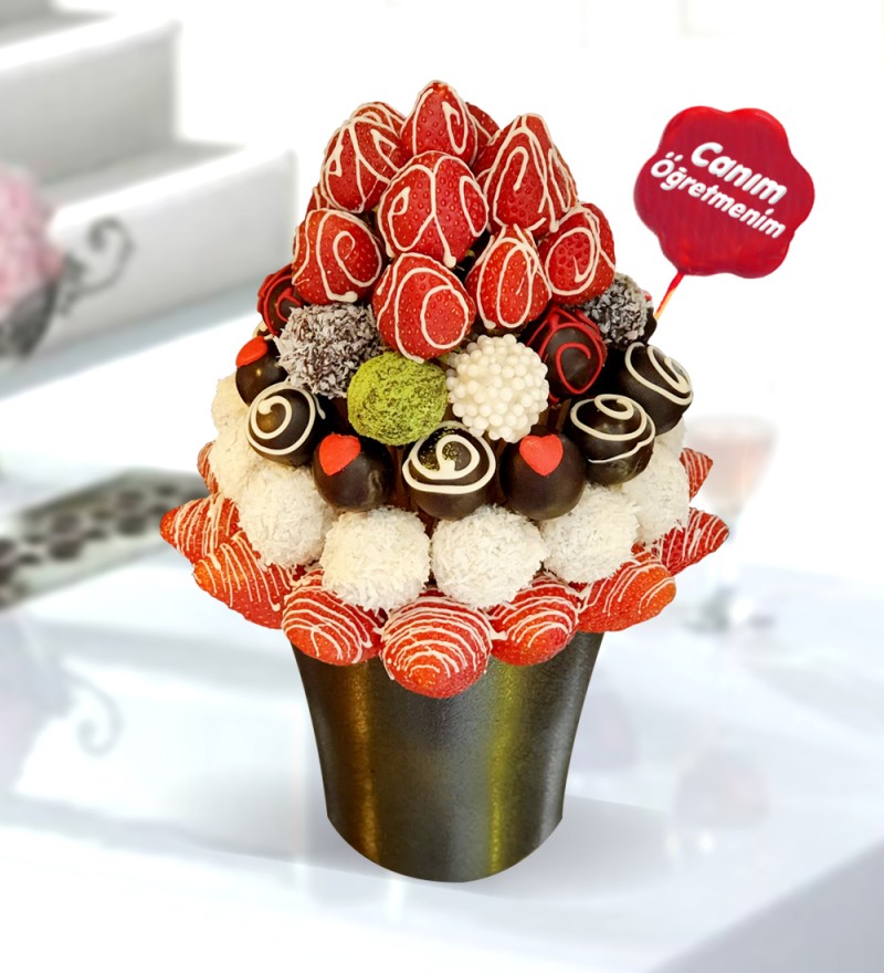 Mesaj Kurabiyeli Çilek Şöleni