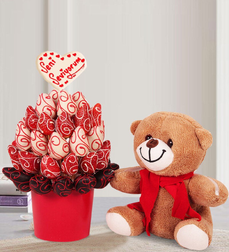 AYICIKLI ÇİLEK SEVDASI